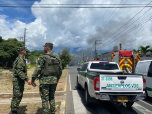 Atentado con explosivos en Cali genera daños y activa recompensa para dar con responsables.