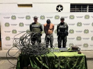 Robo de cableado pone en riesgo semáforos y alumbrado público en Tuluá.