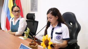 Saray Mejía Tejada presenta su libro “Yip y Yop” en el Concejo de Tuluá.