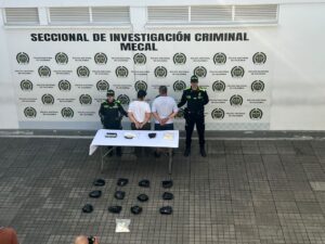 Tres capturados y millonaria incautación de cocaína en operativos en Cali