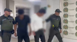 En Caicedonia capturan a dos hombres y recuperan 200 kilos de café.