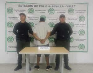 Presunto responsable de homicidio agravado es capturado por orden judicial en Sevilla.