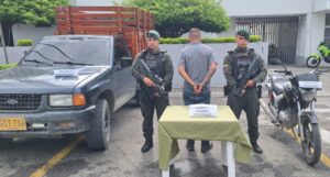 Capturado en Bugalagrande por presunto hurto de una camioneta y lesiones a su propietario