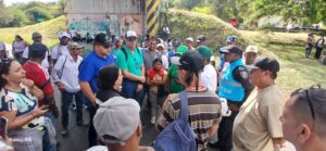 Las Autoridades atienden bloqueo en la entrada norte del municipio de Tuluá.