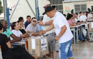 Alta participación y estrecha diferencia en el preconteo de la segunda vuelta presidencial.