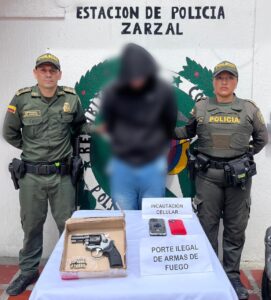 La Policía Nacional capturan a dos hombres tras ataque con arma de fuego en Zarzal.