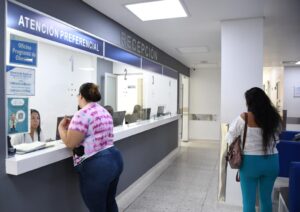 “Siempre lo dijimos: una UPC insuficiente hace inviable el sistema”: Dilian Toro tras informe de Nueva EPS