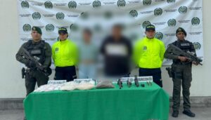 Capturan a dos personas y decomisan armas y drogas en operativos realizados en El Cerrito.