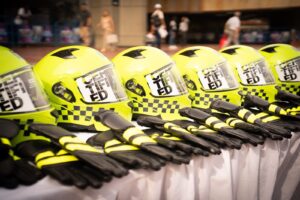 Gobernación del Valle fortalece la seguridad con entrega de motocicletas y dotación para la Policía