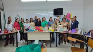 30 madres cabeza de hogar de Tuluá culminaron formación en elaboración de empaques