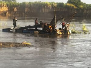 El Ejército decomisó maquinaria utilizada para minería ilegal en zona rural de Jamundí.